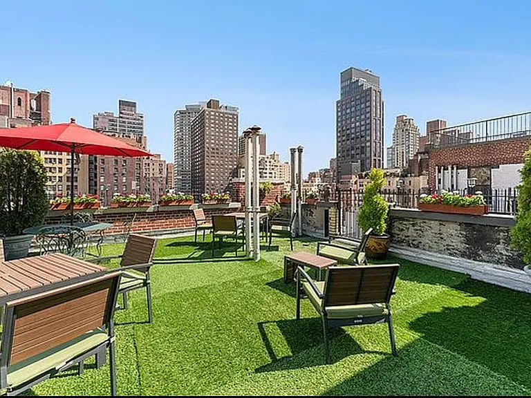 321 E 54th St #Penthouse B — Photo 9
