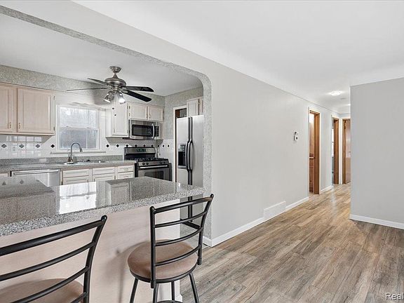 5th image of 30362 West Rd