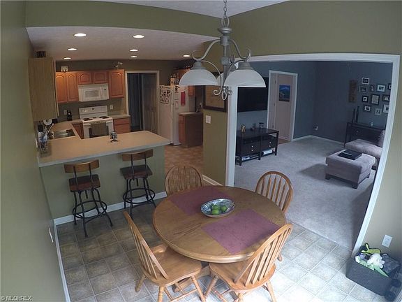 5th image of 102 Stoney Brook Dr