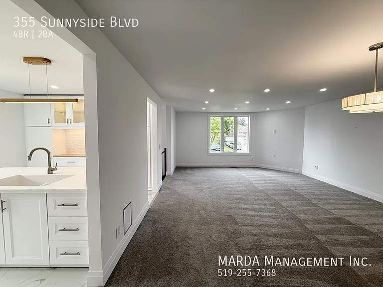 355 Sunnyside Blvd — Photo 8