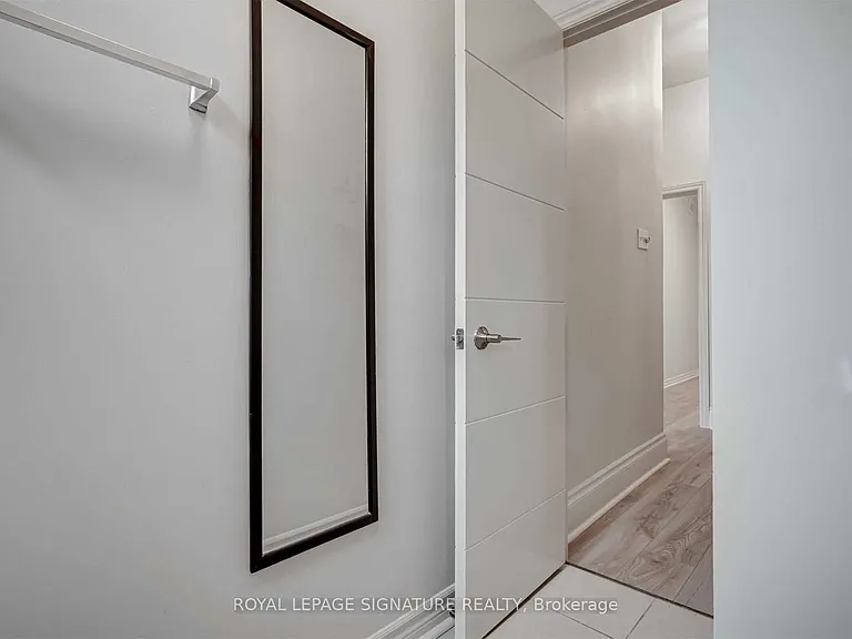 604 A Queen St W — Photo 14