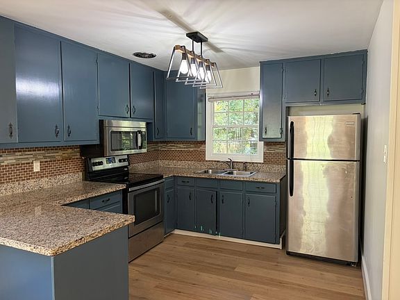 4th image of 104 N University Blvd