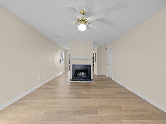 3rd image of 109 Hammett Grove Ln