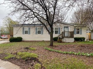 911 Peters St, Lake City, MN 55041