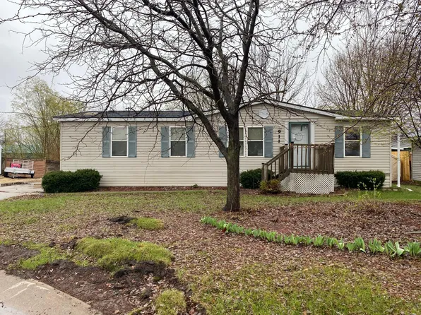 911 Peters St, Lake City, MN 55041