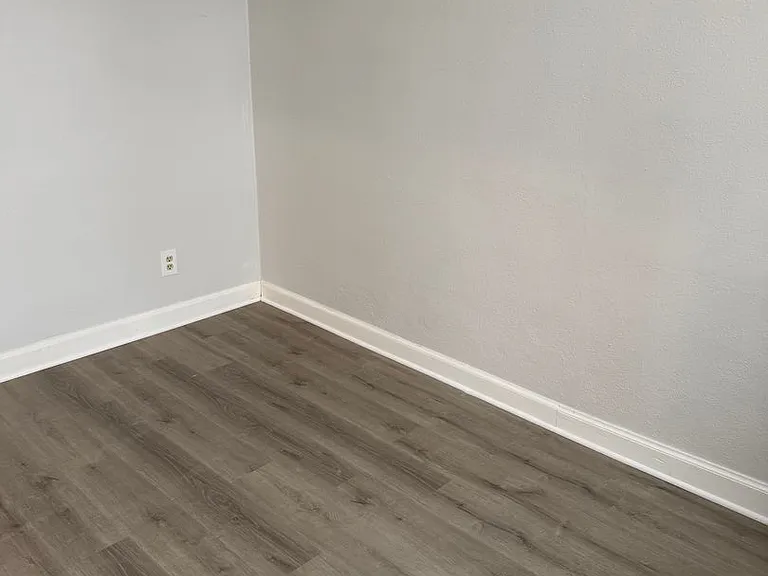 624 N Lewis Ave — Photo 3