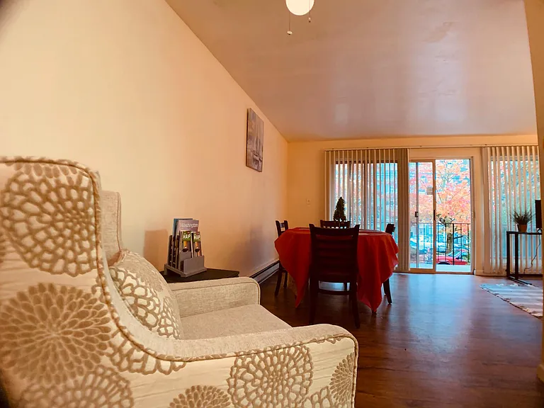 601 14th Ave E #202 — Photo 5