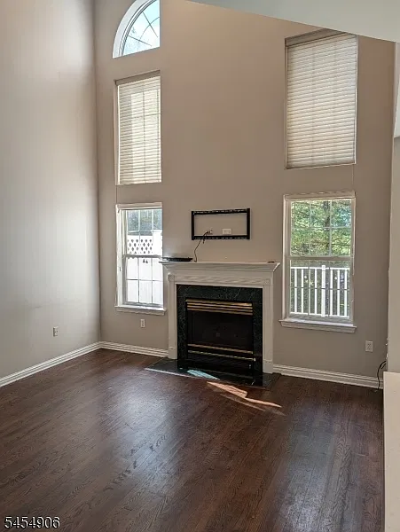 3 bed, 2.5 bath, $4,300 — Photo 4