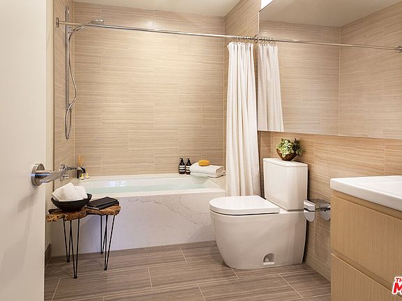 5th image of 877 Francisco St APT 827
