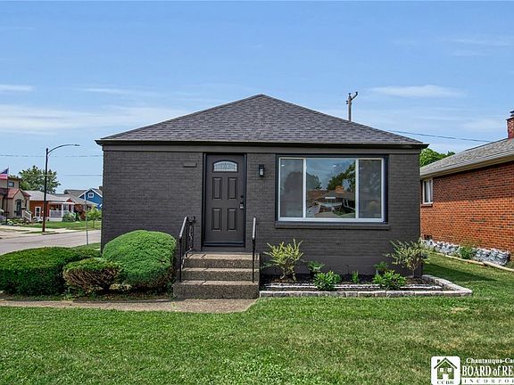 3rd image of 3356 Elmwood Ave