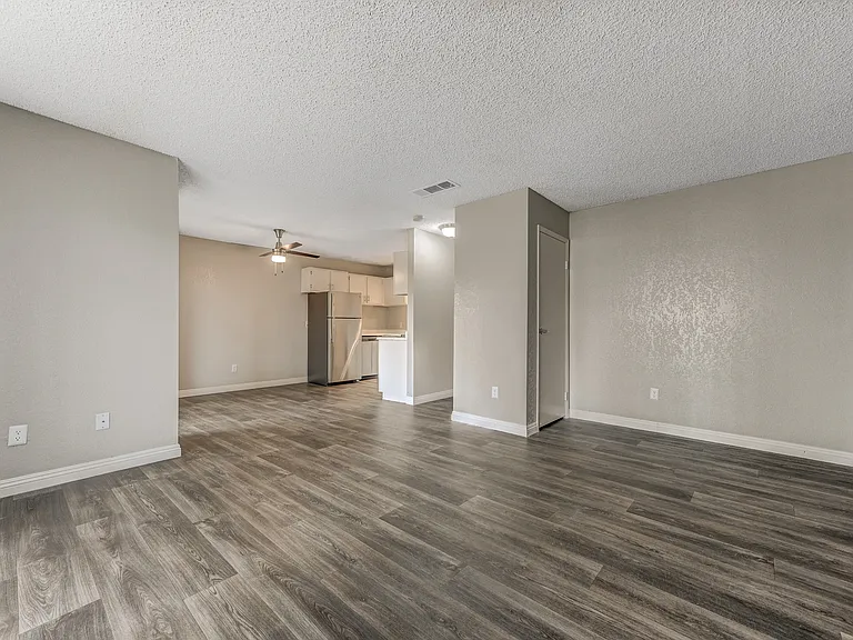 Desert Bay Apartments — Photo 7