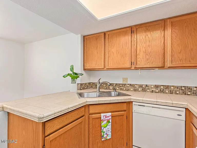 237 N Ashbury Ln — Photo 16