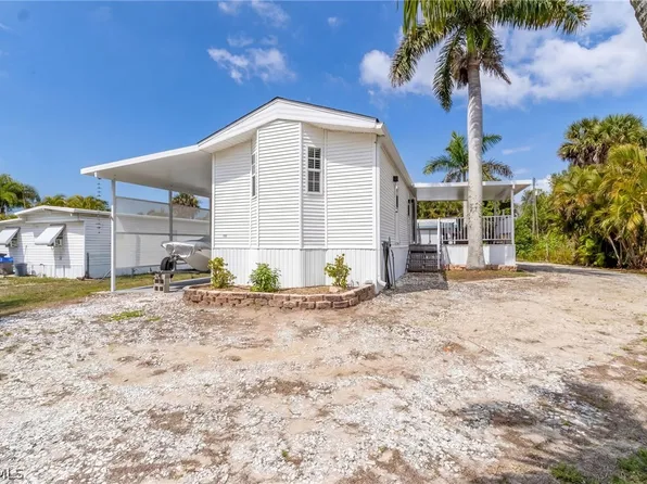 7270 Pinehurst Rd, Bokeelia, FL 33922