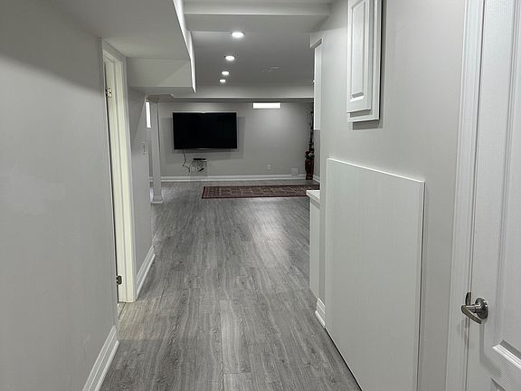 4th image of 658 Grand Trunk Ave