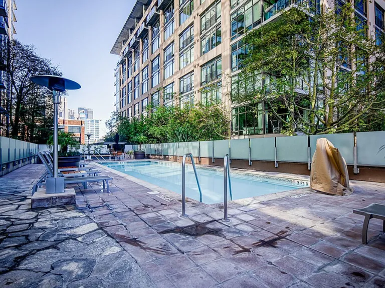 1100 S Hope St #803 — Photo 33