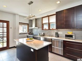 817 149th St, Whitestone, NY 11357