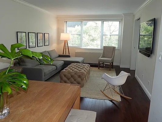 Sold by Sotheby's International Realty | media 8