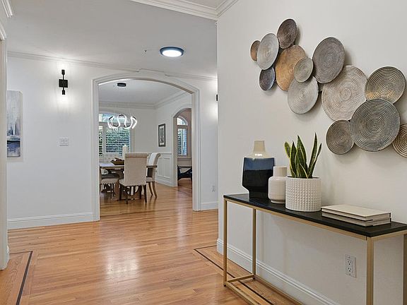 2nd image of 1520 Floribunda Ave APT 101