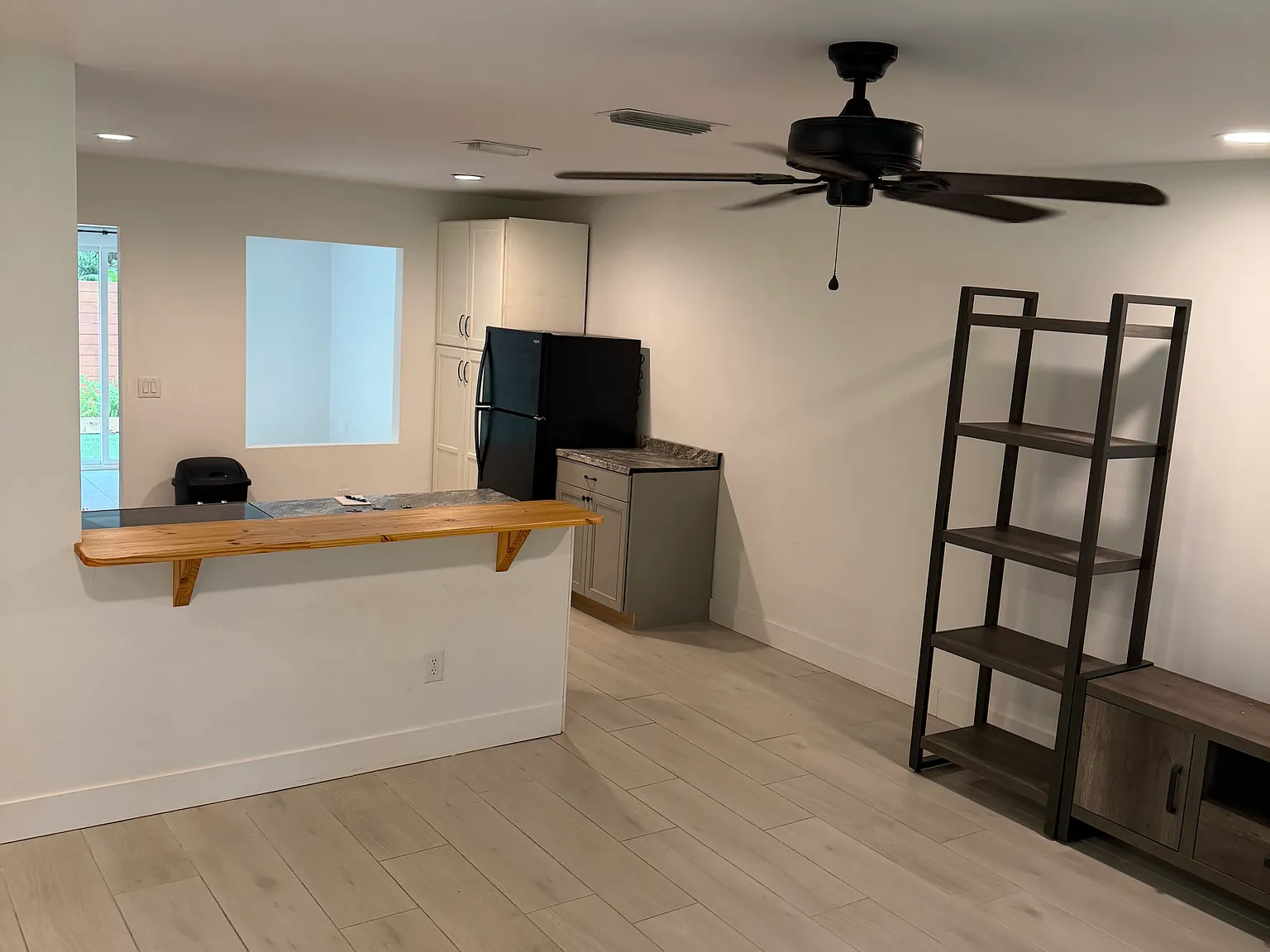 2 bed, 1150 sqft, $1,900 — Photo 3