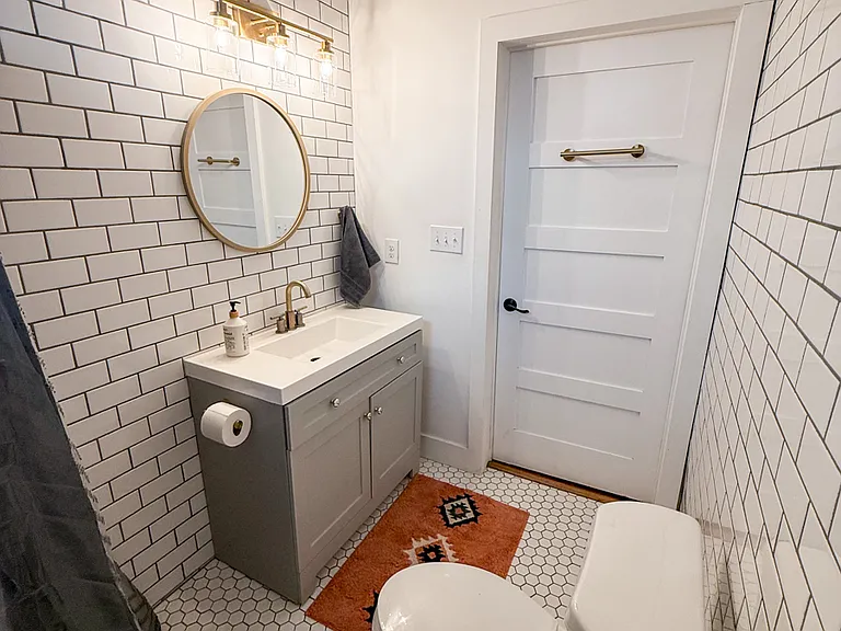 612 N Madison Ave — Photo 31