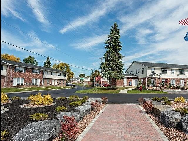 1st image of 6 Avon Pkwy #25-03