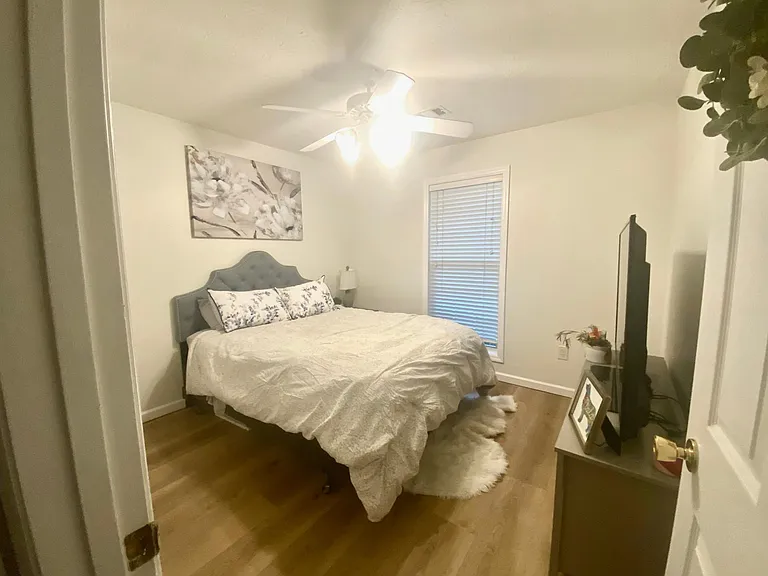 2158 Franklin St — Photo 13