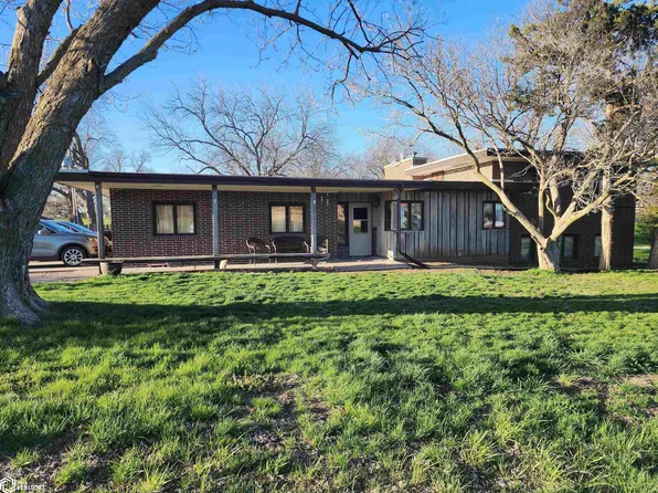 1319 Ilion Ave, Chariton, IA 50049