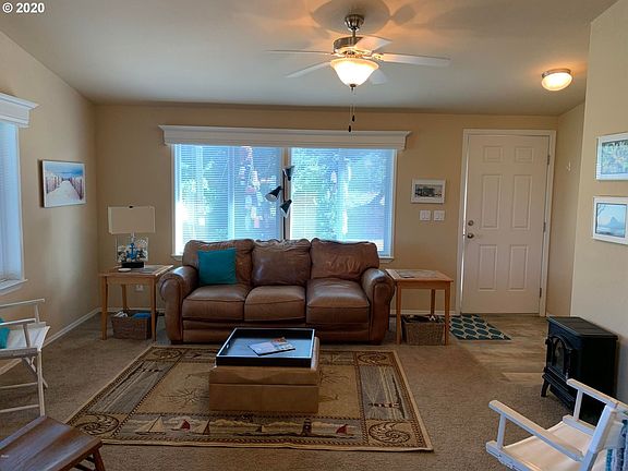 5th image of 11633 NE Benton St