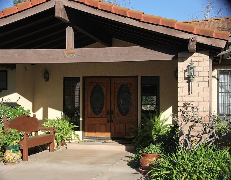 1st image of 2648 Oakcrest Ln