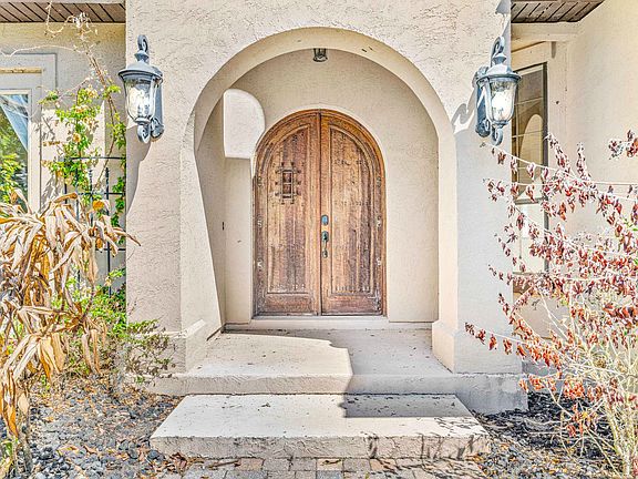 2nd image of 530 Clifton Rd