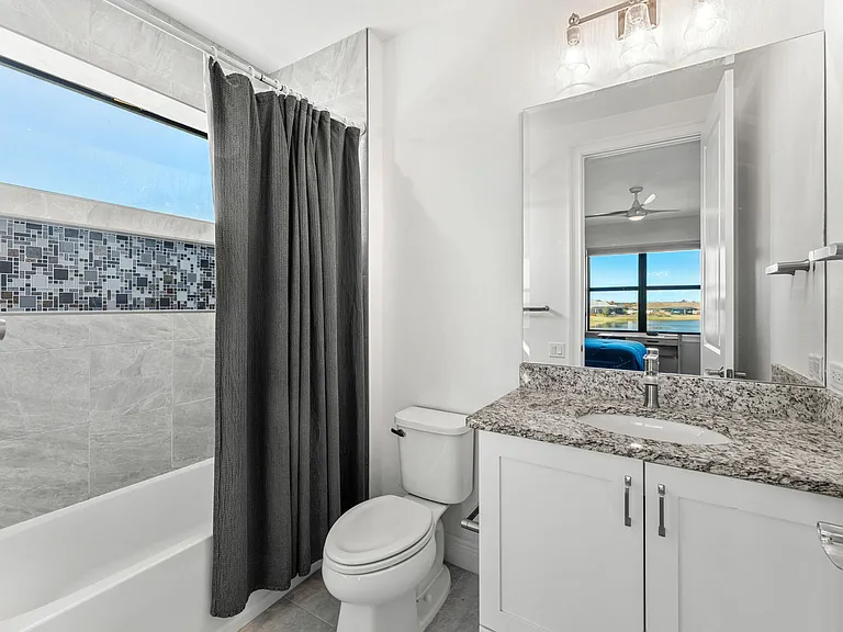3638 Lake Adelaide Pl — Photo 25