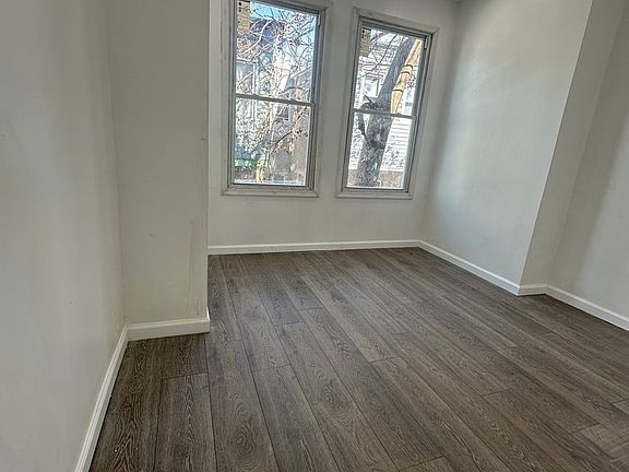 5th image of 2713 W Glenwood Ave