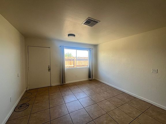 4th image of 413 Barstow Rd APT 2