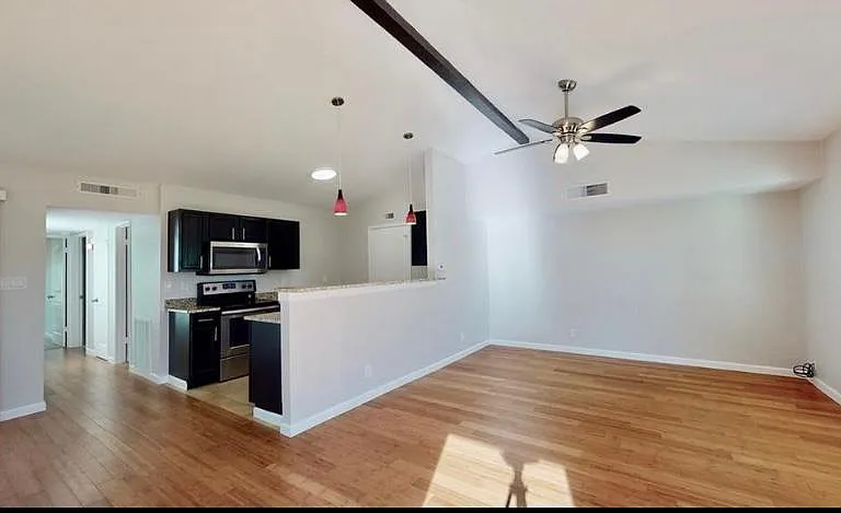 4511 Chapman St — Photo 9