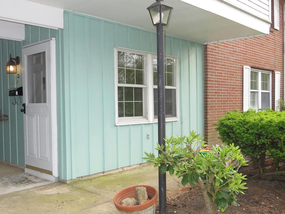 1st image of 43D Cambridge Ct #100D
