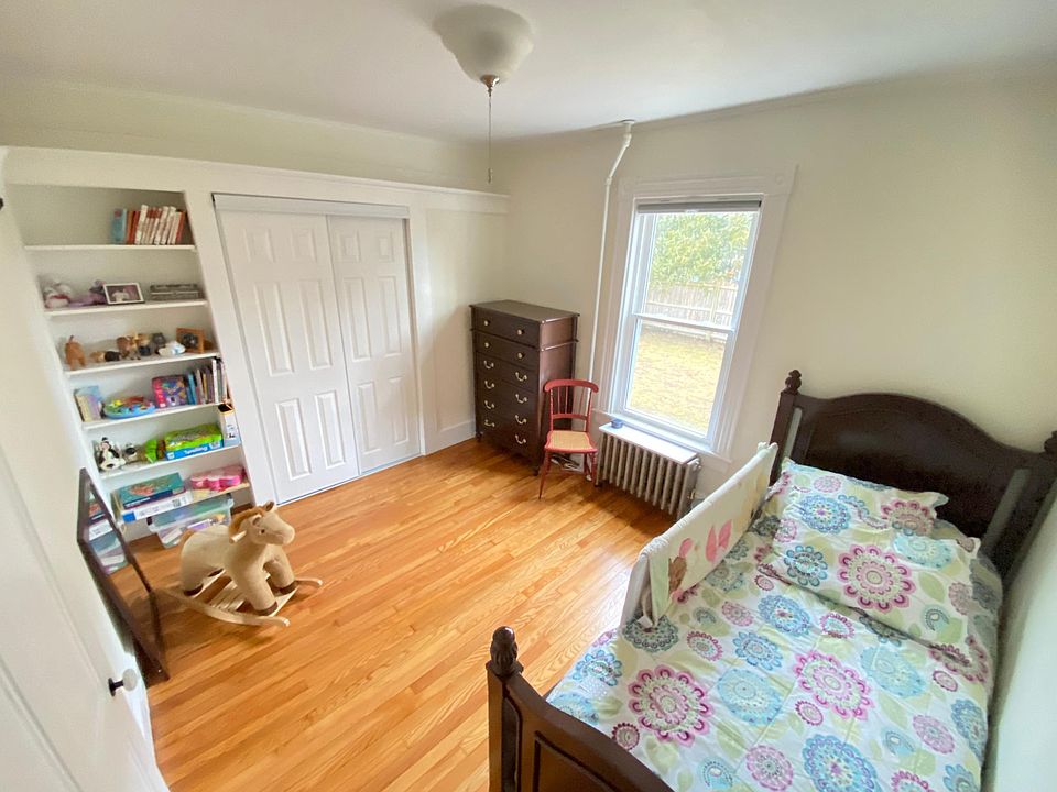 2nd bedroom