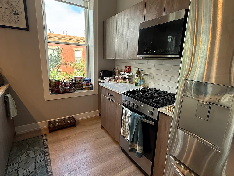1701 W Division St #3E — Photo 4