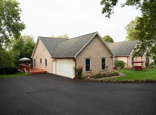 5302 Hayes Rd, Algonquin, IL 60102