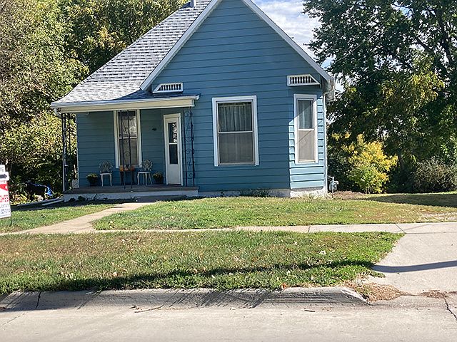 1st image of 1209 Illinois St