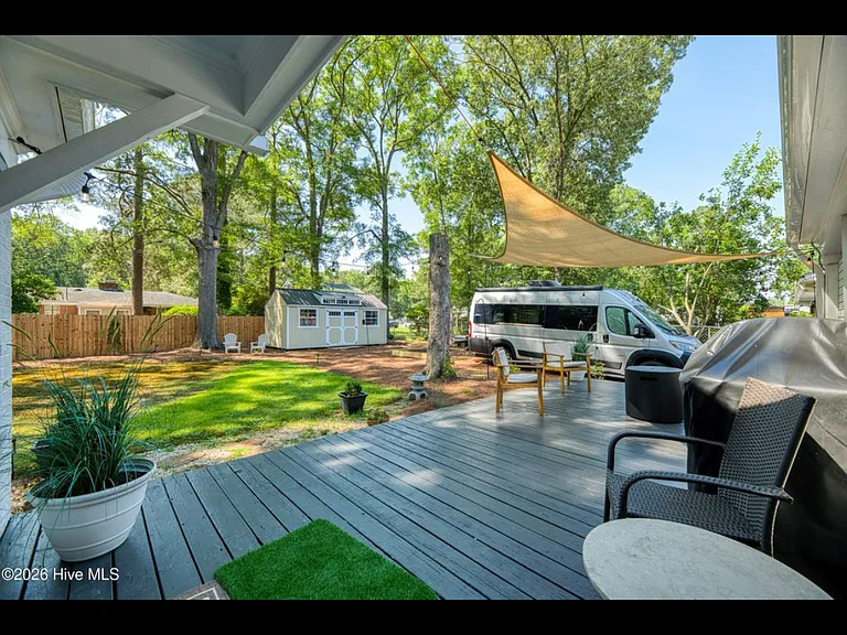611 Clark Dr — Photo 34