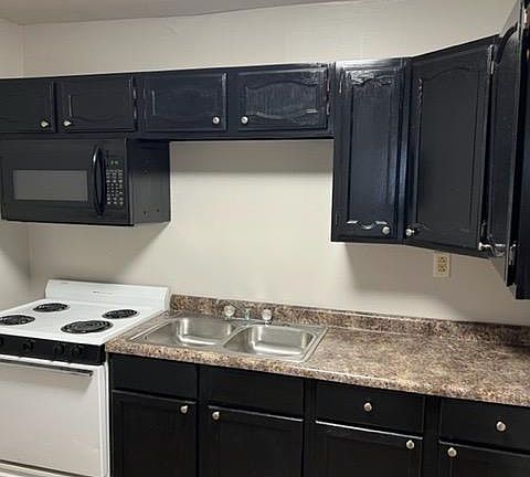 3rd image of 141 S Van Buren Ave APT 2
