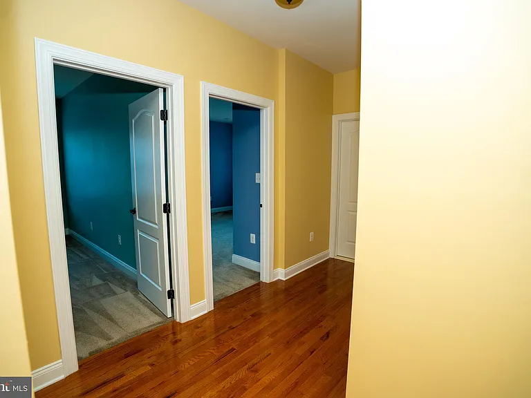 22535 Willington Sq — Photo 45
