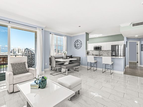 3rd image of 616 Clearwater Park Rd APT 1402