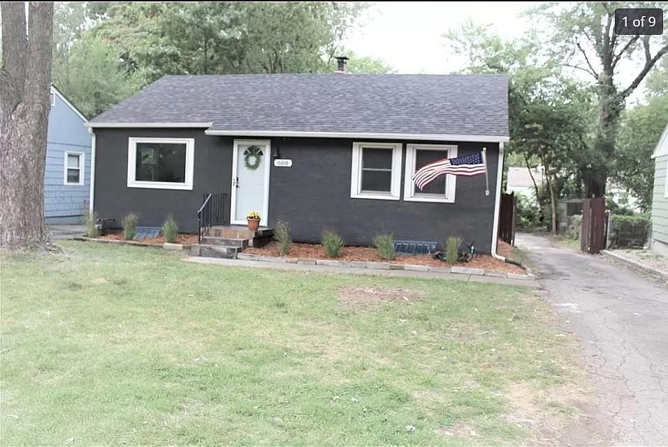 1st image of 608 W 85th St