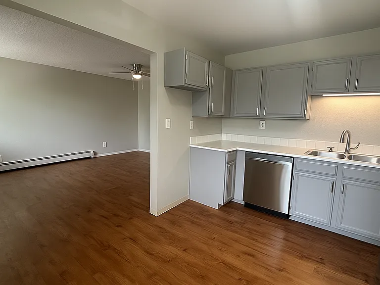 Mead Apartments — Photo 7