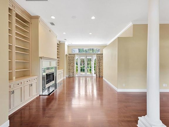 5th image of 271 Amy Ann Ln