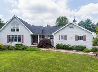 8011 Rolling Hill Ln, Grand Ledge, MI 48837