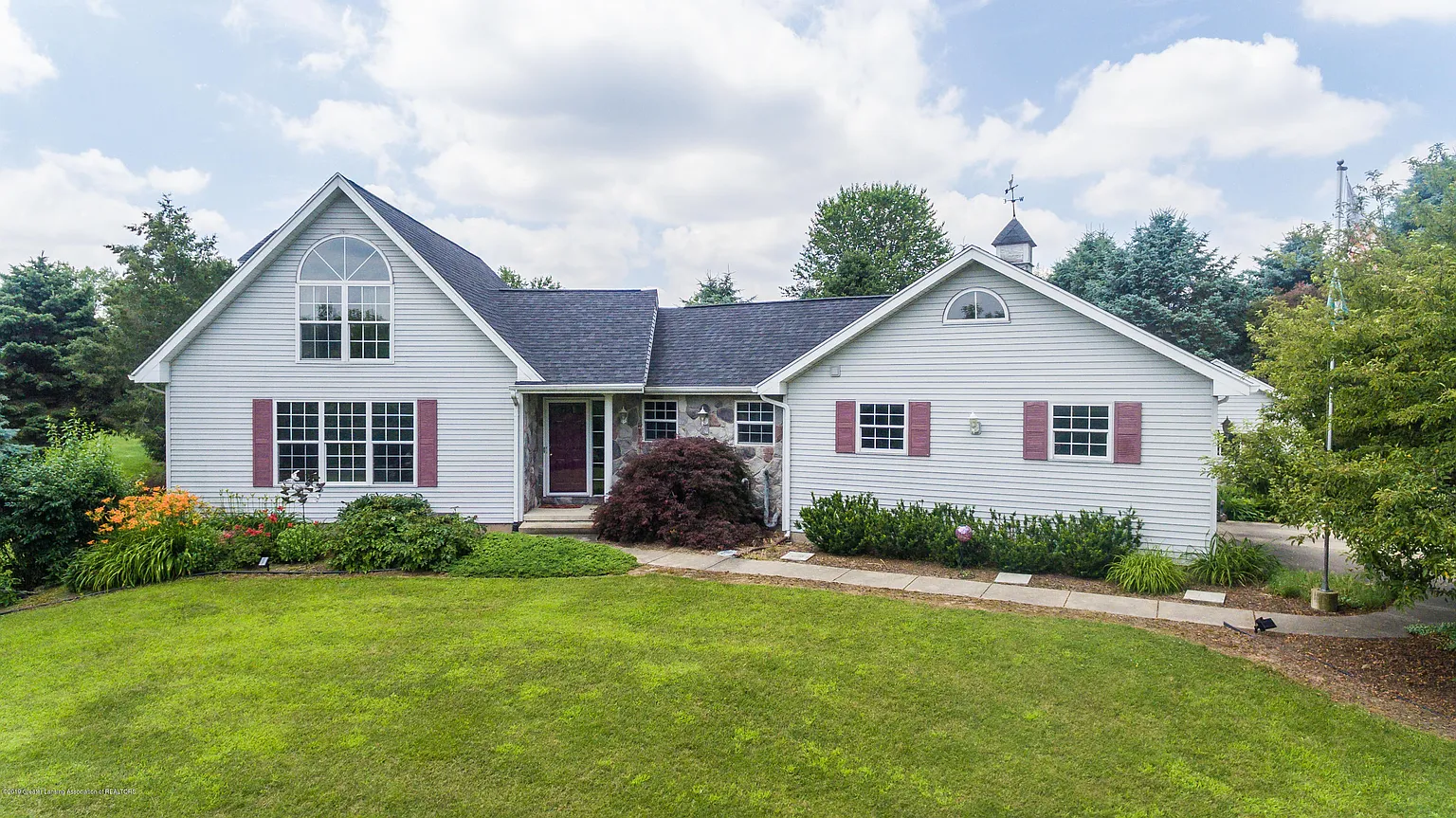 8011 Rolling Hill Ln photo 1
