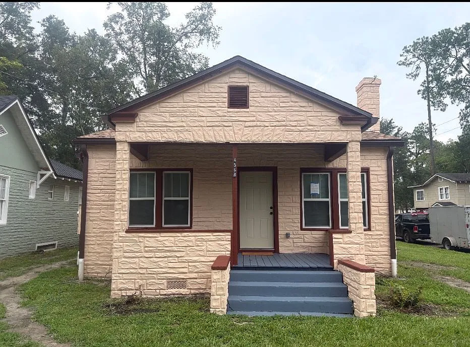 3 bed, 1108 sqft, $1,650 — Photo 1