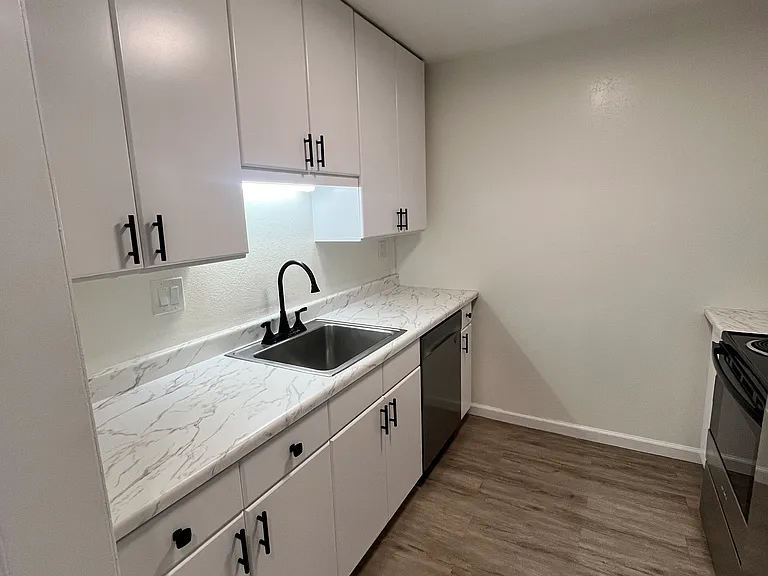 234 5th Ave #6 — Photo 11